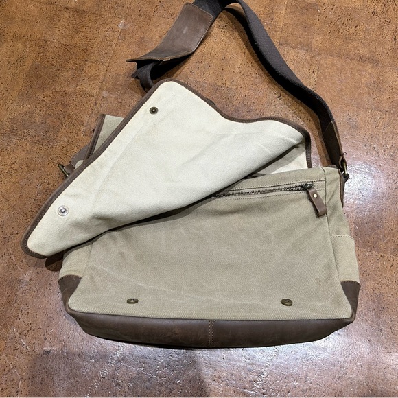 Navali Unisex Large Satchel Bag - Picture 2 of 8